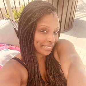 Meet your Posher, Satyra